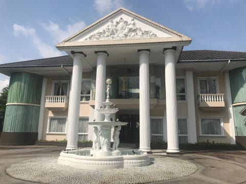 Inside This Crazy Rich Asians Tour Of Singapore Where Does Crazy Rich Asians Take Place