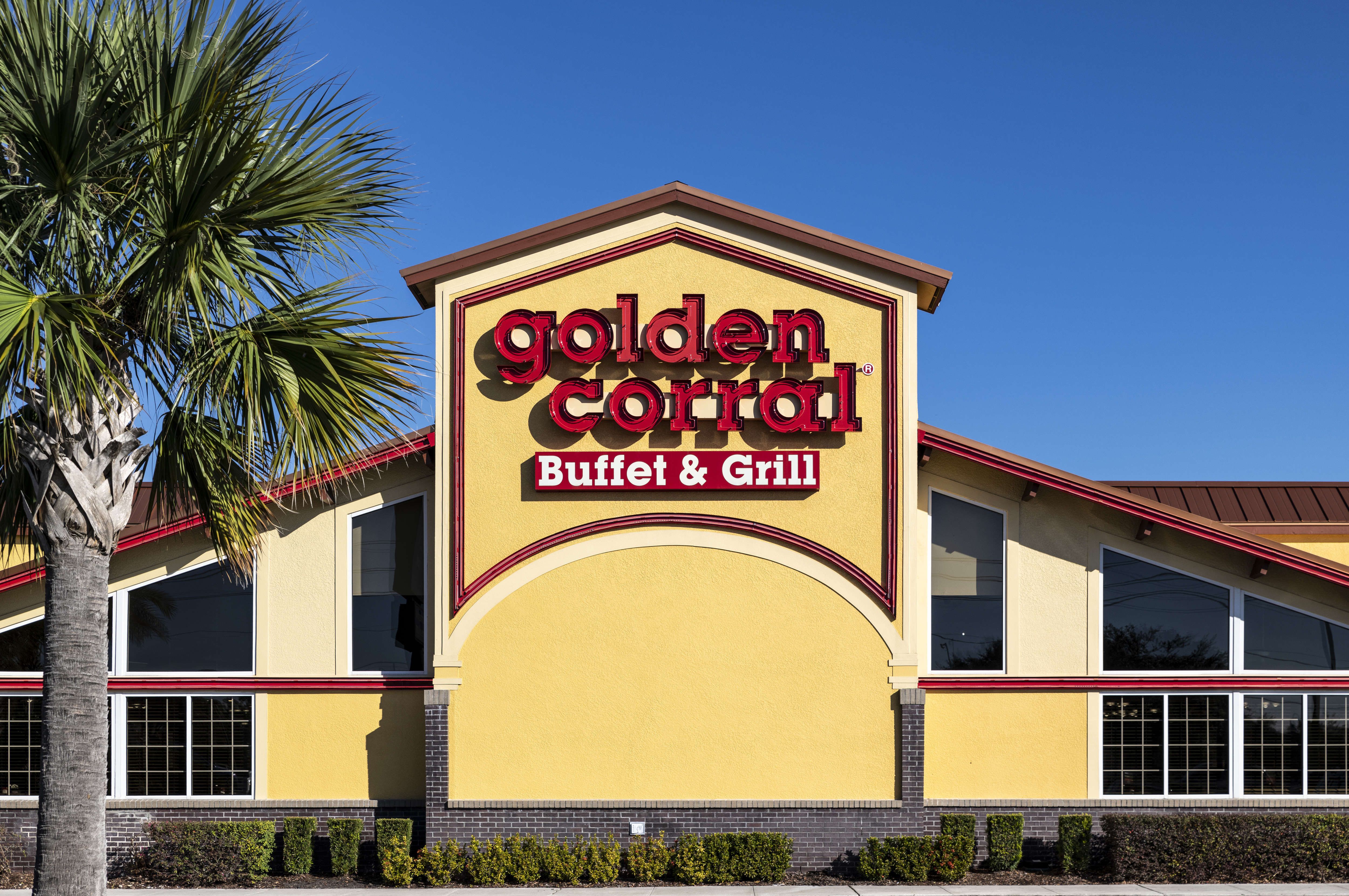 Golden Corral Added Alcohol And Plated Meals To Menus