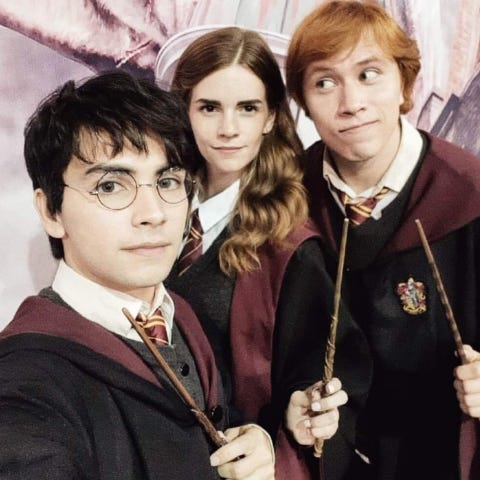 Emma Watson S Doppelganger Kari Lewis Looks Like Her Actual Twin Emma Watson S Doppelganger Kari Lewis Looks Like Her Actual Twin