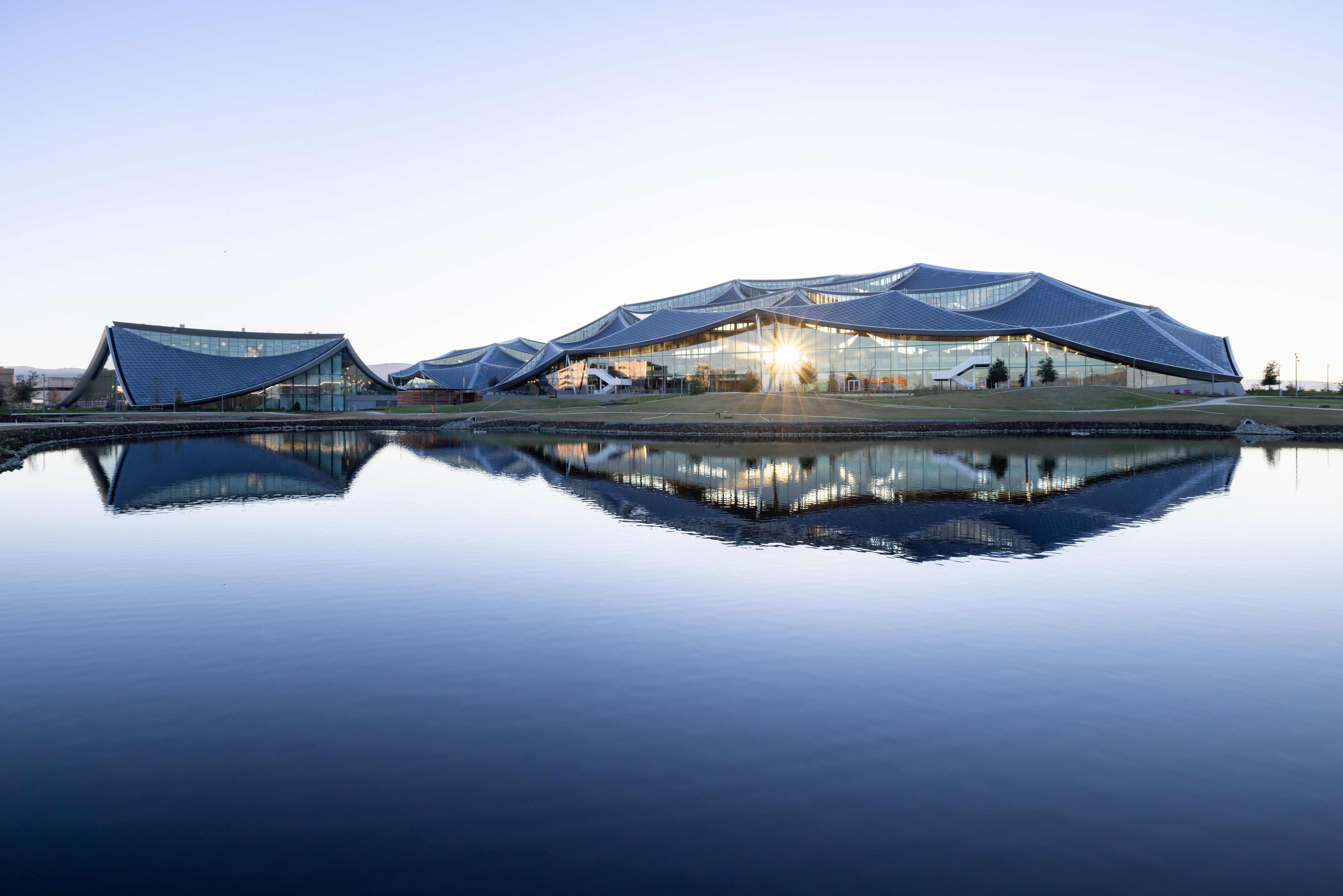 A “Dragonscale” Solar Roof Is the Sparkling Focus of Google’s Sustainable New Bay View Campus