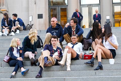 Gossip Girl Reboot Offers First Look At The New Cast