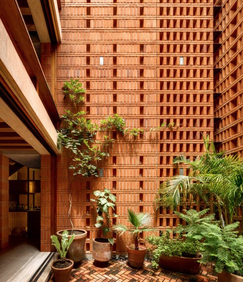 Mauricio Rocha designs a red brick studio for his mother and ...