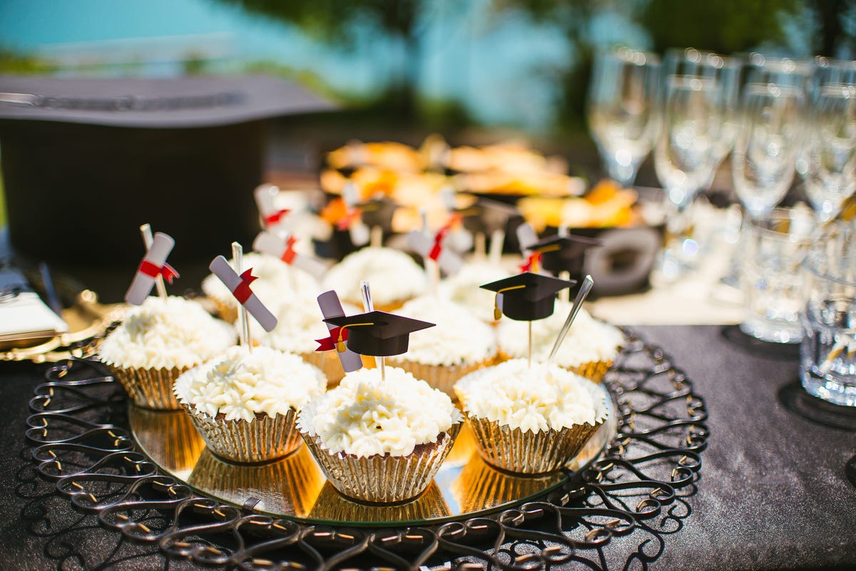 35 best graduation party ideas unique grad party ideas