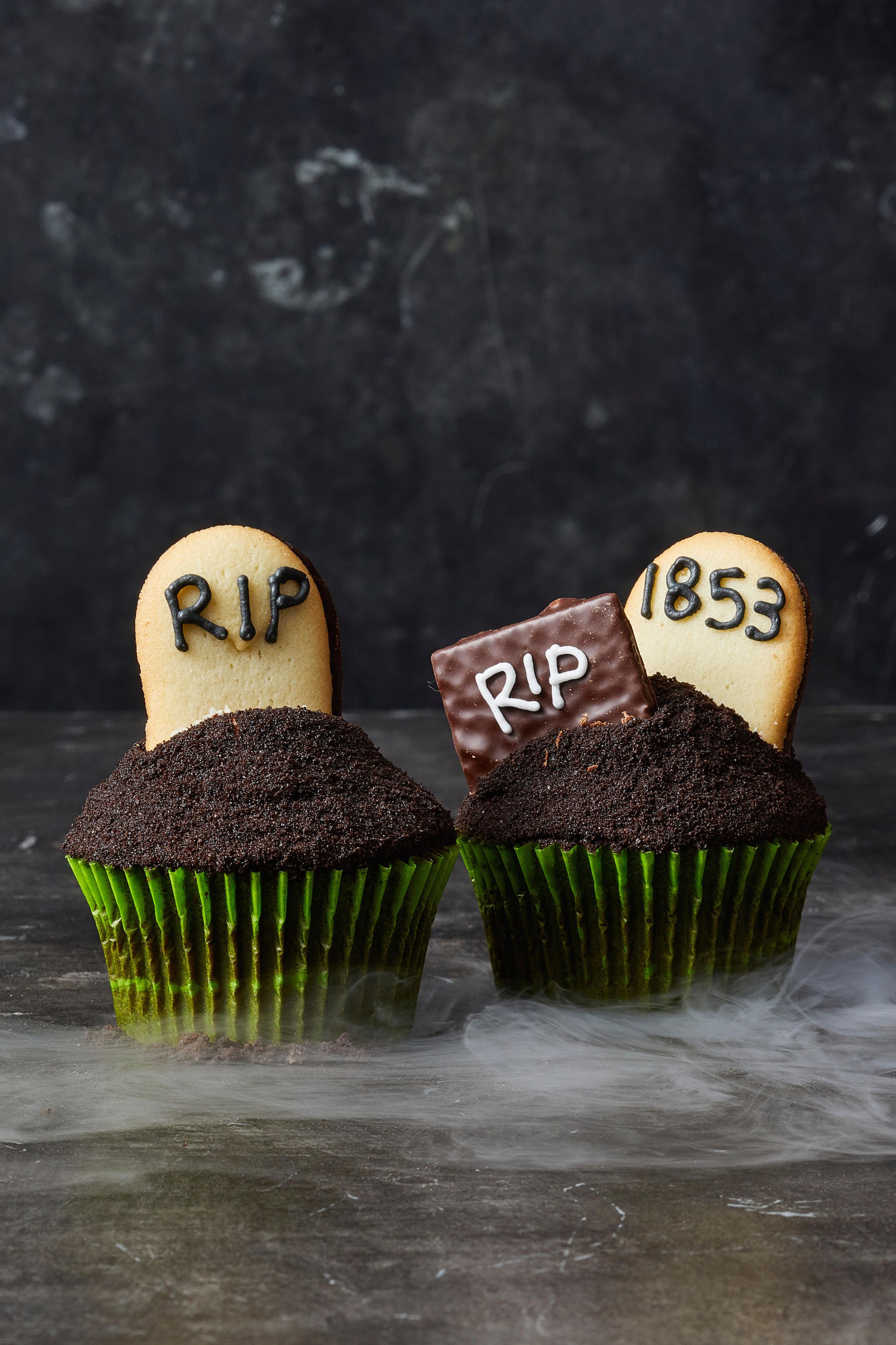 Best Graveyard Cupcakes Recipe - How To Make Graveyard Cupcakes