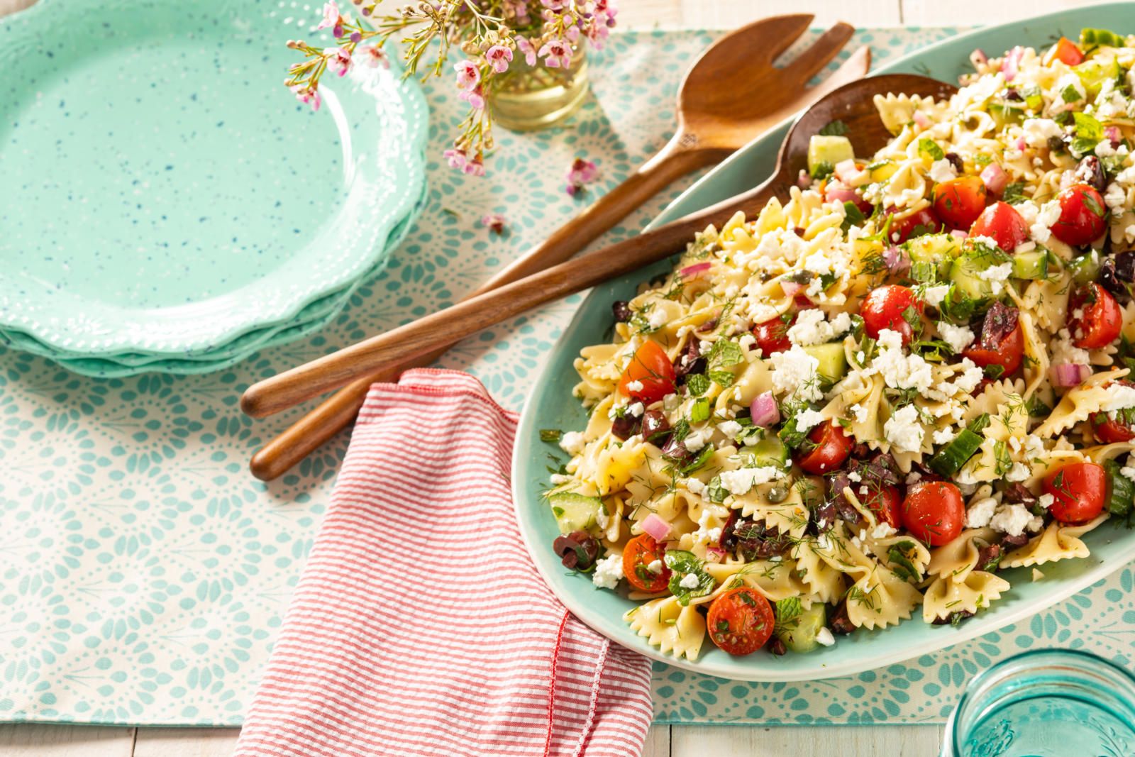 greek salad with pasta