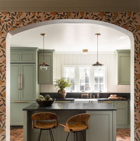 What Are Shaker Cabinets A Look At The Timeless Kitchen Look