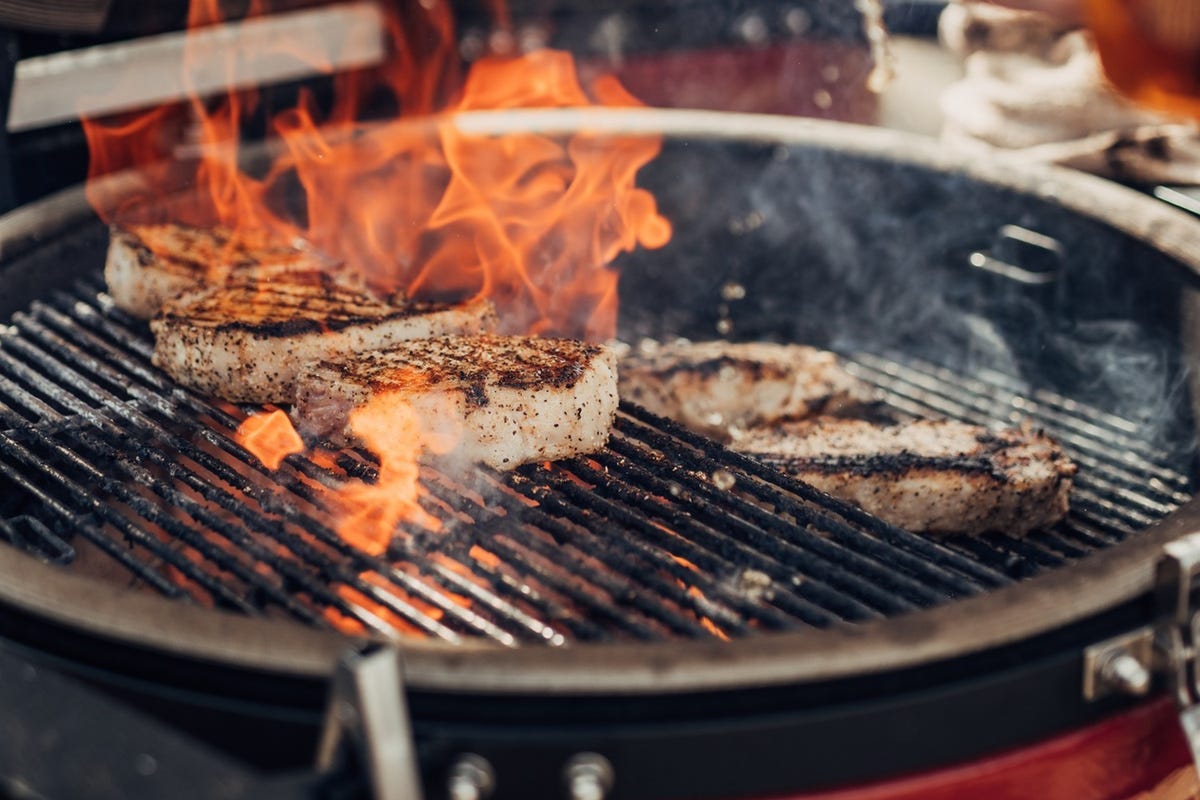 How To Clean A Barbecue - 12 BBQ Cleaner Hacks