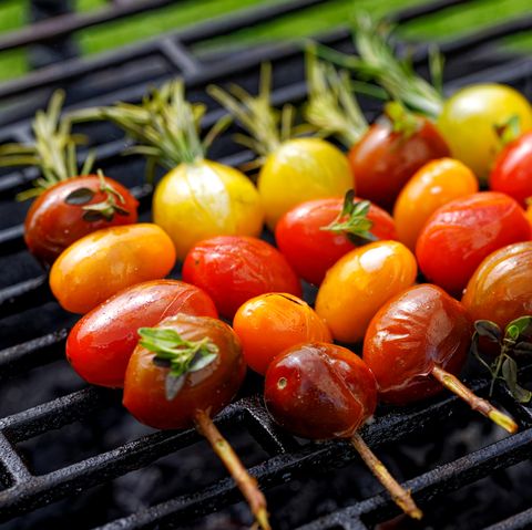 grilling tomato skewers
