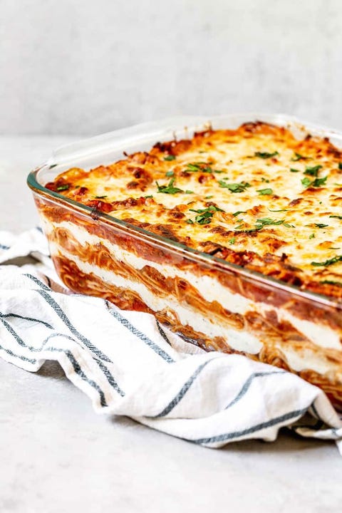 baked spaghetti in glass dish