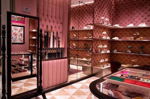 Kliniek Anemoon vis hiërarchie Zien: de nieuwe winkel van Gucci in de Bijenkorf in Rotterdam