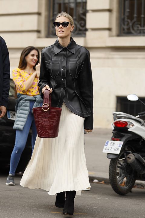 Street Style : Paris Fashion Week - Womenswear Spring Summer 2020 : Day Six