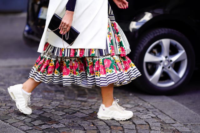 14 Best White Sneakers For 2020 Classic White Shoes That Go With Everything