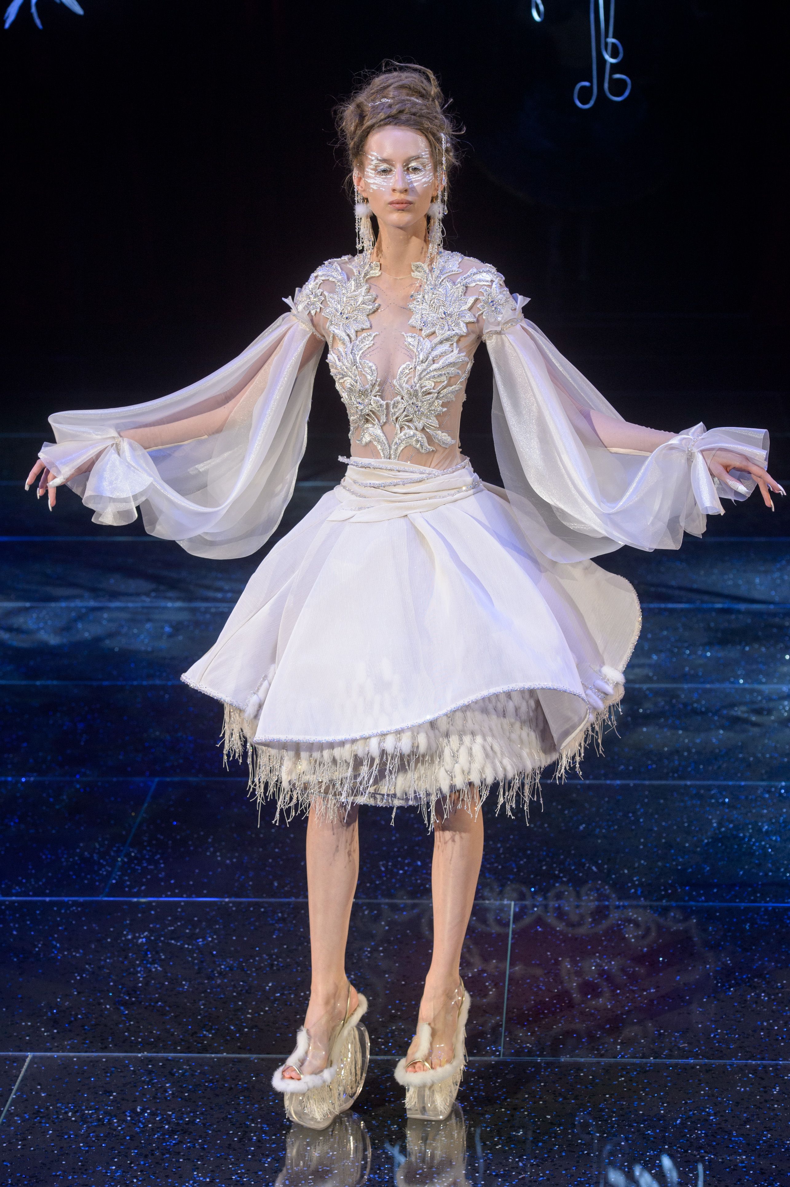 Guo Pei Couture SpringSummer 2019 Collection Guo Pei Couture SpringSummer 2019 Collection new images Guo Pei Couture SpringSummer 2019 Collection Guo Pei Couture SpringSummer 2019 Collection new photo