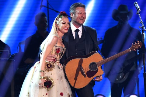 A Look At Voice Coaches Gwen Stefani And Blake Shelton Backstage At The 2020 Grammys