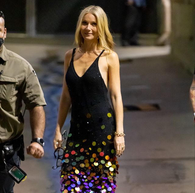 Gwyneth Paltrow con un vestido de lentejuelas para las fiestas