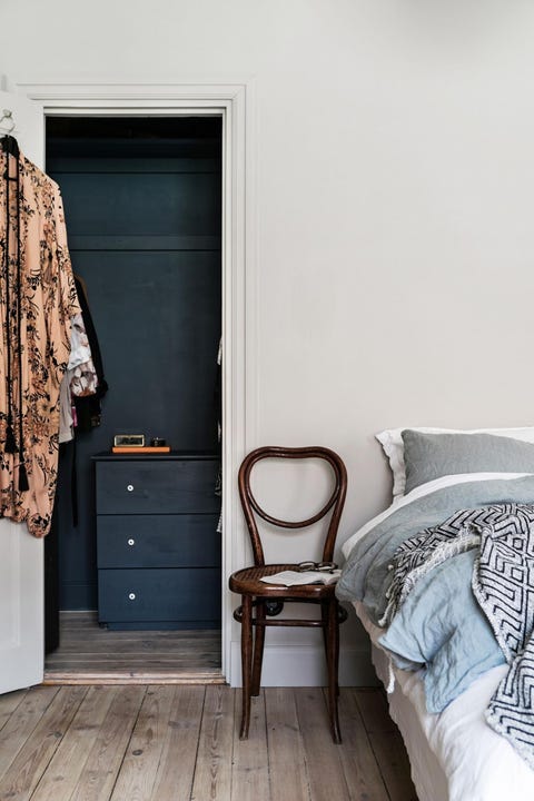 25 Dreamy Guest Bedroom Ideas And Essentials
