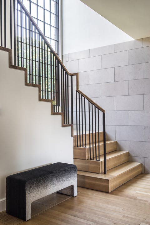 A Tudor-style house adapted to family life A Tudor-style house adapted to family life