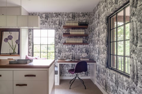 A Tudor-style house adapted to family life A Tudor-style house adapted to family life