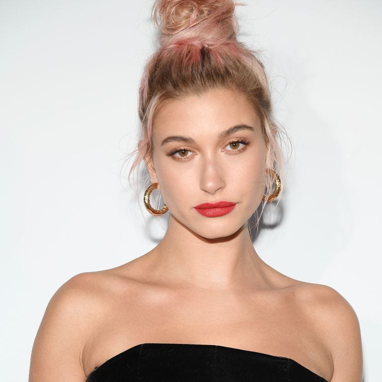 Hailey Baldwin Looks Unrecognizable With A Brunette Bob