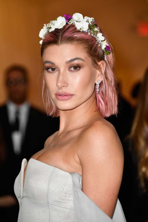 Hailey Baldwin Dyed Her Hair Pink For The 2018 Met Gala