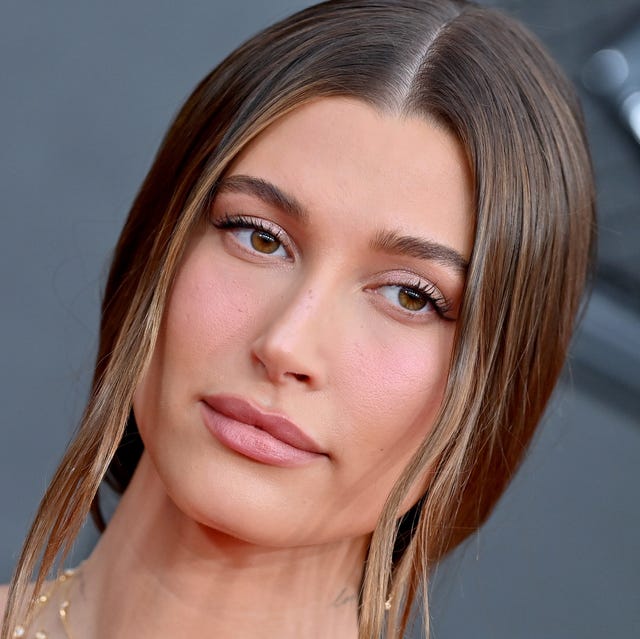 hailey bieber 90s hair braids hailey bieber 90s hair braids