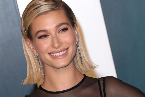 2020 Vanity Fair Oscar Party Hosted By Radhika Jones - Arrivals hailey baldwin