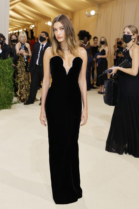 Hailey Bieber at the 2021 Met Gala hailey bieber at the 2021 met gala