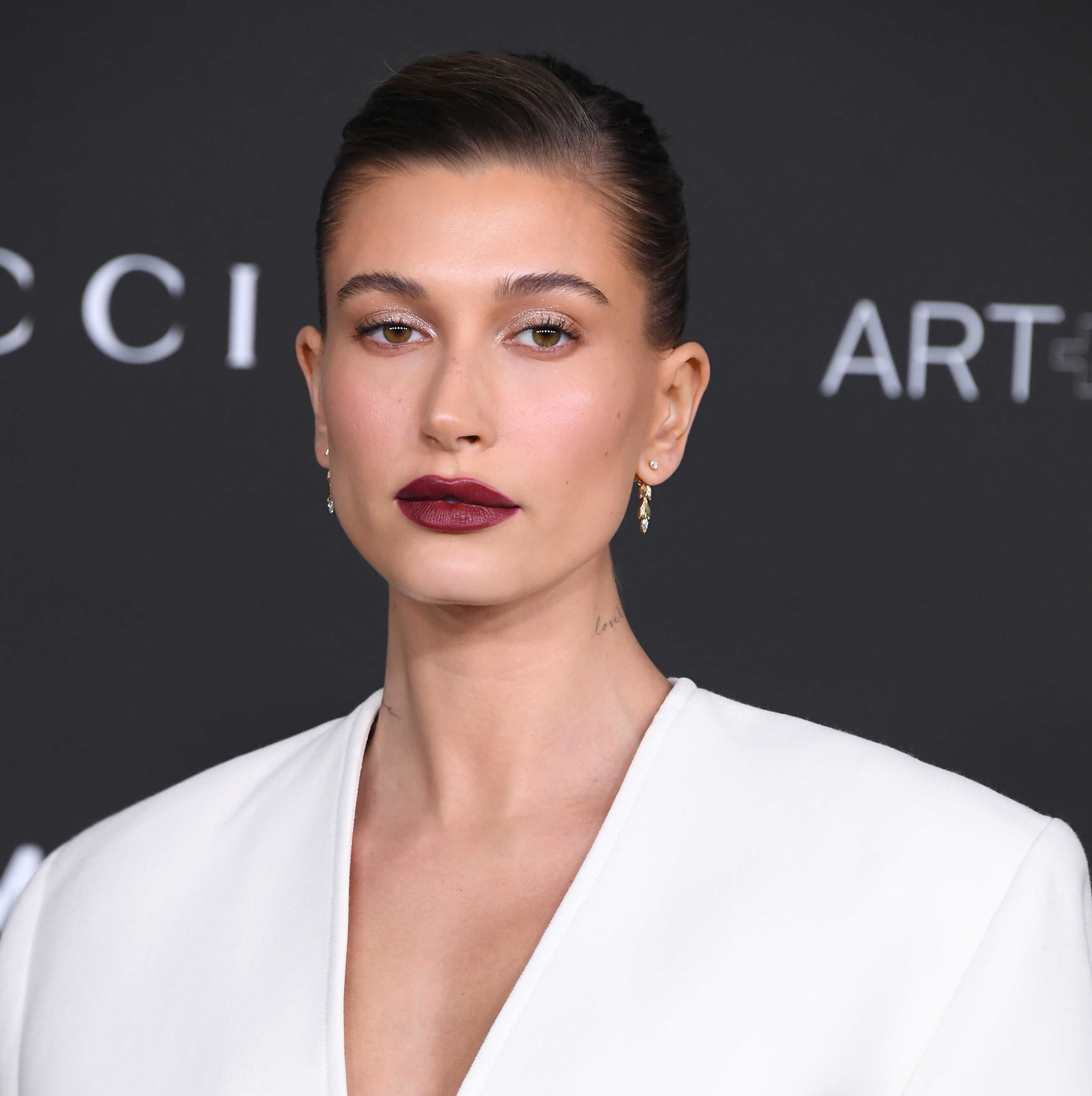 Hailey Bieber Just Posted a No Makeup Selfie From Her Hotel Bathtub