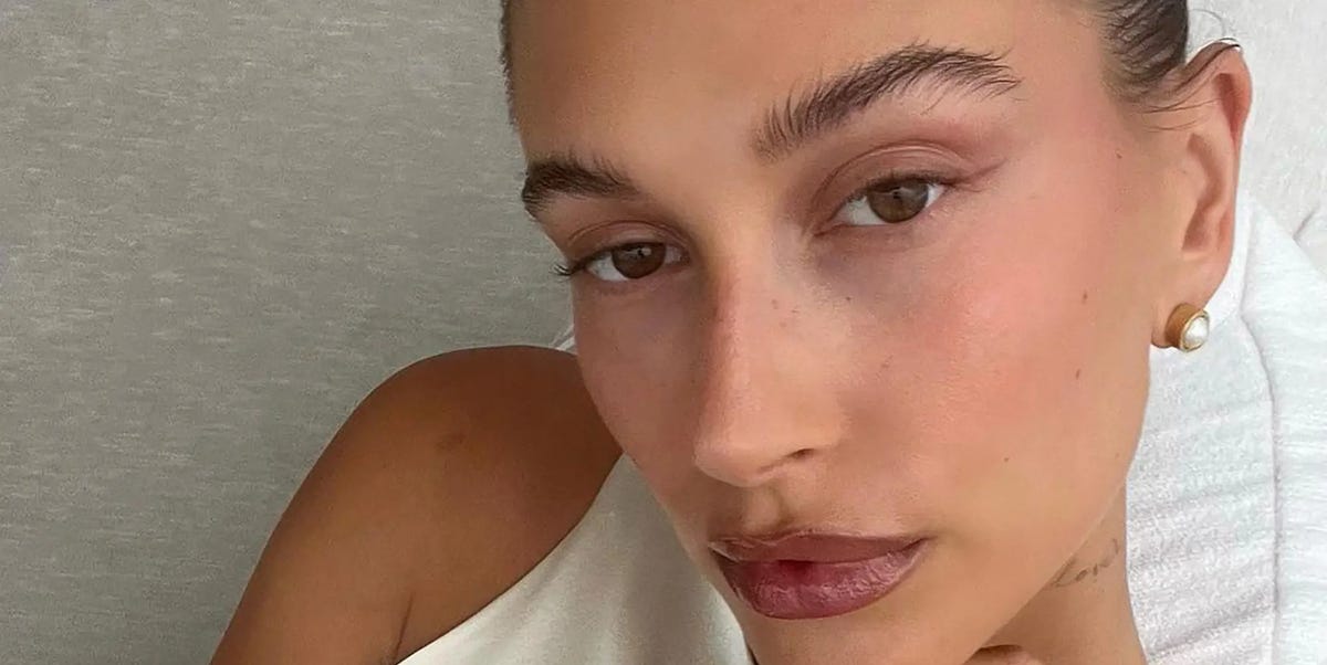 Hailey Bieber just gave a tutorial on her contouring trick