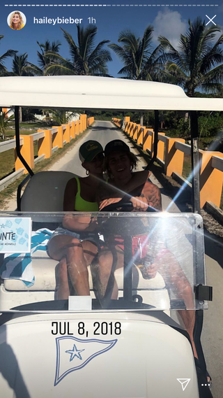 Seperti ini foto-foto mesra dari hailey Baldwin dan Justin Bieber selama tahun 2018 (dok. Instagram @haileybieber)