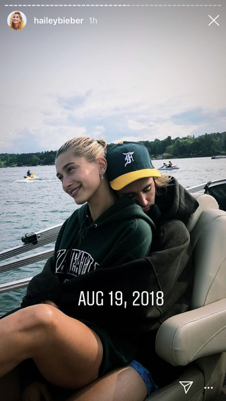 Seperti ini foto-foto mesra dari hailey Baldwin dan Justin Bieber selama tahun 2018 (dok. Instagram @haileybieber)