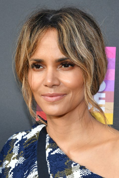 50 Best Hairstyles With Bangs For 21