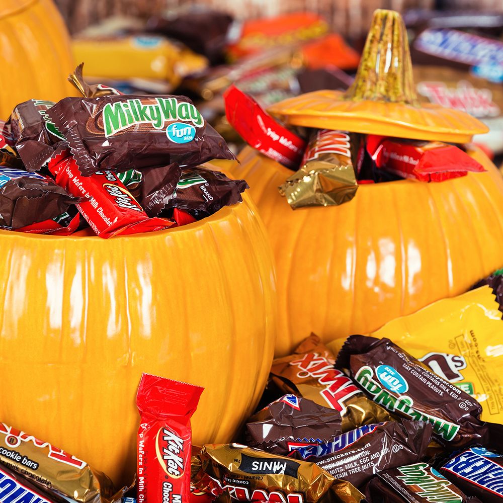 This New Calculator Tells You Exactly How Much Candy You Need to Buy for Trick-or-Treaters