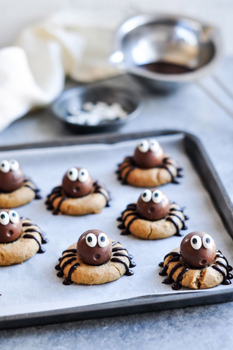 Spooky Halloween Cookies, Easy & Simple!