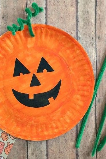 40+ Easy Halloween Crafts for Kids - Fun DIY Halloween Decorations for  Children