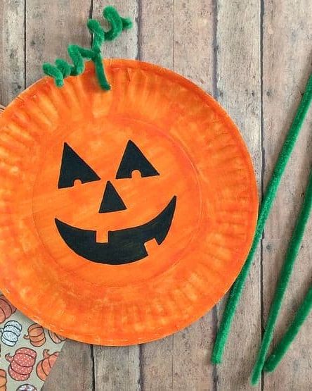 31 Easy Halloween Crafts for Toddlers - Quick Preschooler Halloween Ideas