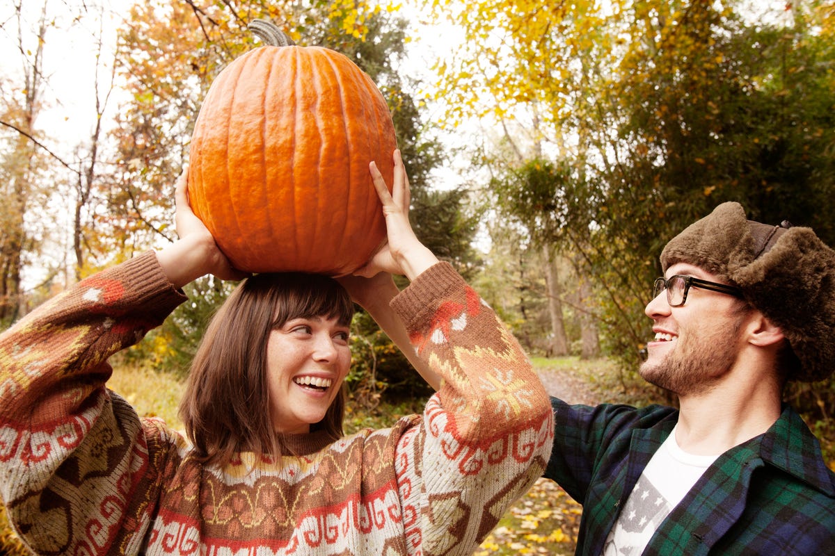 25 Best Halloween Date Ideas - Creative Halloween Date Nights