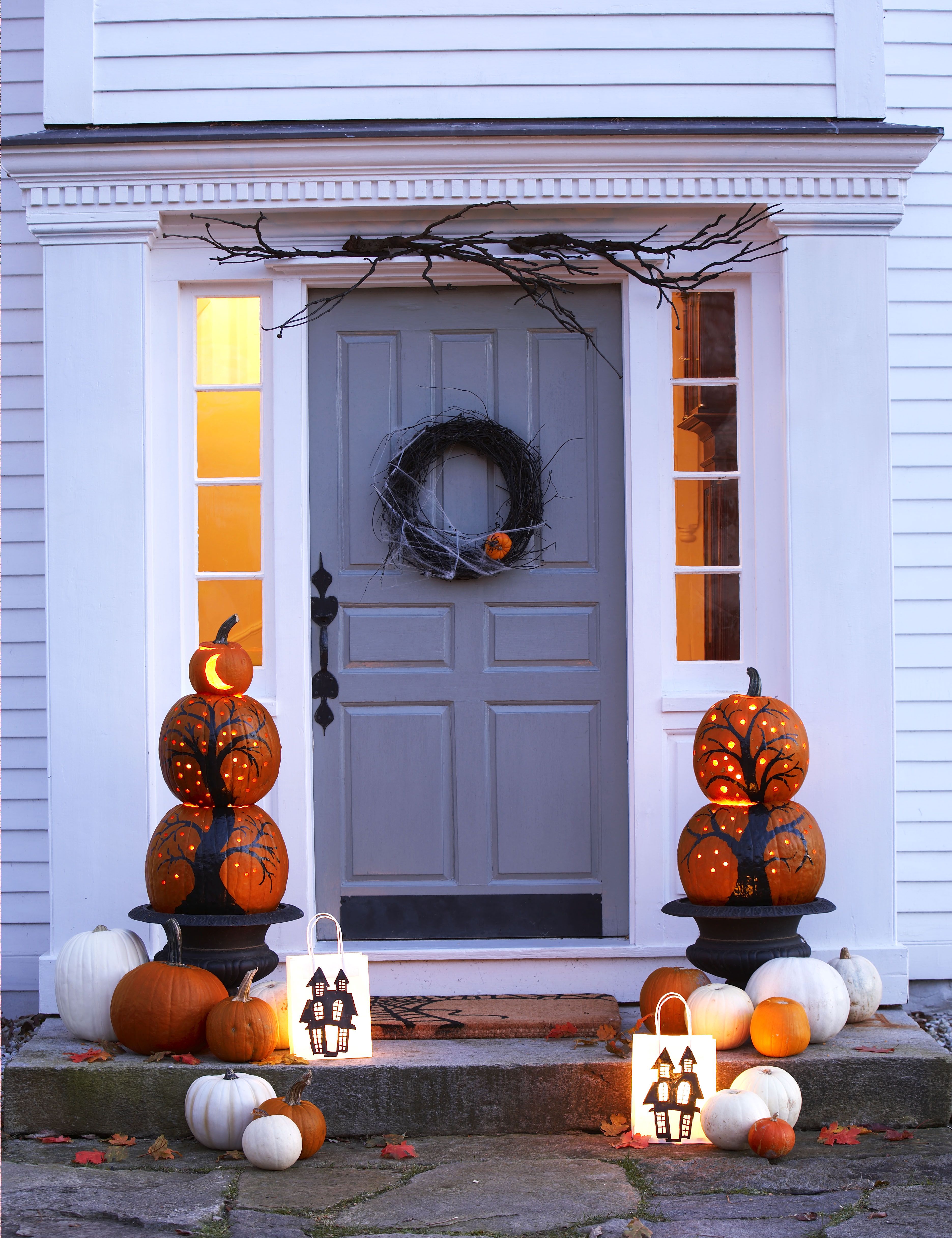 simple front door halloween decorations