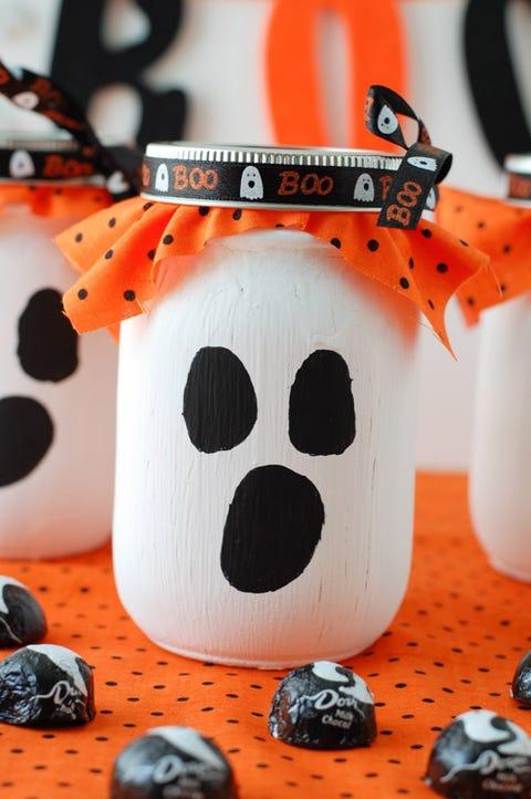 35 Halloween Mason Jars - Craft Ideas for Using Mason Jars for Halloween