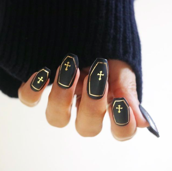 23 Spooktacular Halloween Nail Art