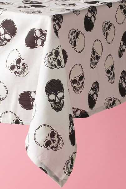skull tablecloth
