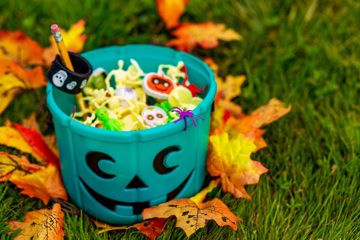 24 NonCandy Halloween Treats Best Halloween Candy Alternatives