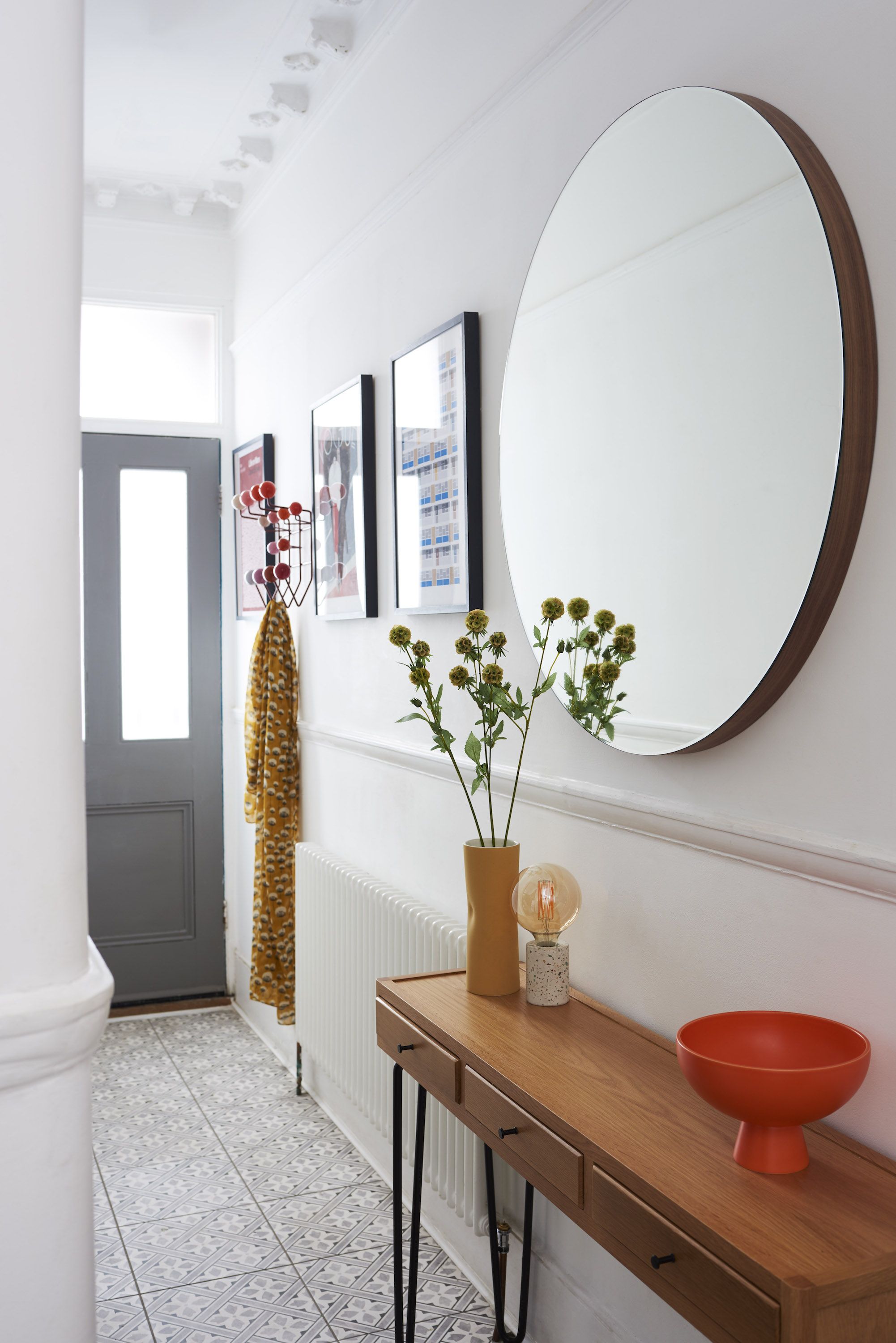 Tricks To Decorate A Narrow And Dark Hallway   Hallway Ideas Orta Round Mirror Decoration Heals 1597801621 