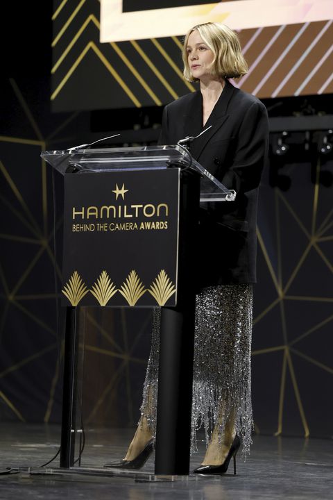 los angeles, california november 05 carey mulligan presents the screenwriter award onstage during the 12th hamilton behind the camera awards hosted by los angeles confidential magazine, the premiere luxury, lifestyle publication in los angeles, at avalon hollywood bardot on november 05, 2022 in los angeles , california photo by phillip faraonegetty images for los angeles confidential hamilton behind the camera