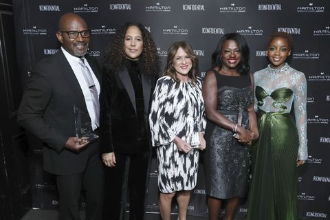 los angeles, california november 05 lr julius tennon, gina prince bythewood, cathy schulman, viola davis, and thuso mbedu pose backstage during the 12th hamilton behind the camera awards hosted by los angeles confidential magazine, the premiere luxury, lifestyle publication in los angeles, at avalon hollywood bardot on november 05, 2022 in los angeles, california photo by randy shropshiregetty images for los angeles confidential hamilton behind the camera