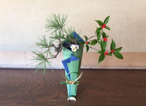 家元のいけばな 1月 新年を寿ぐ松 家元のいけばな 1月 新年を寿ぐ松