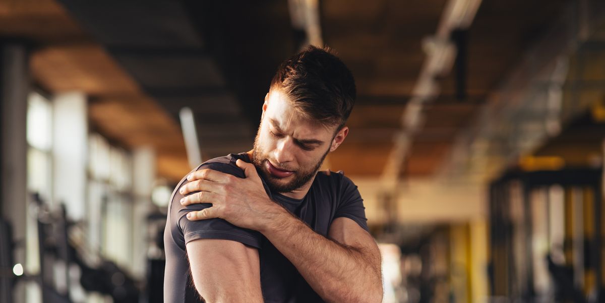 How to Handle Sore Shoulders From Delayed Onset Muscle Soreness