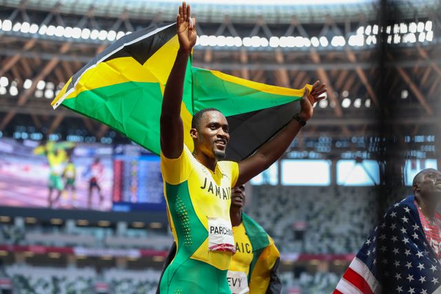 el atleta jamaicano hansle parchment, campeón olímpico de 110mv en tokio 2020