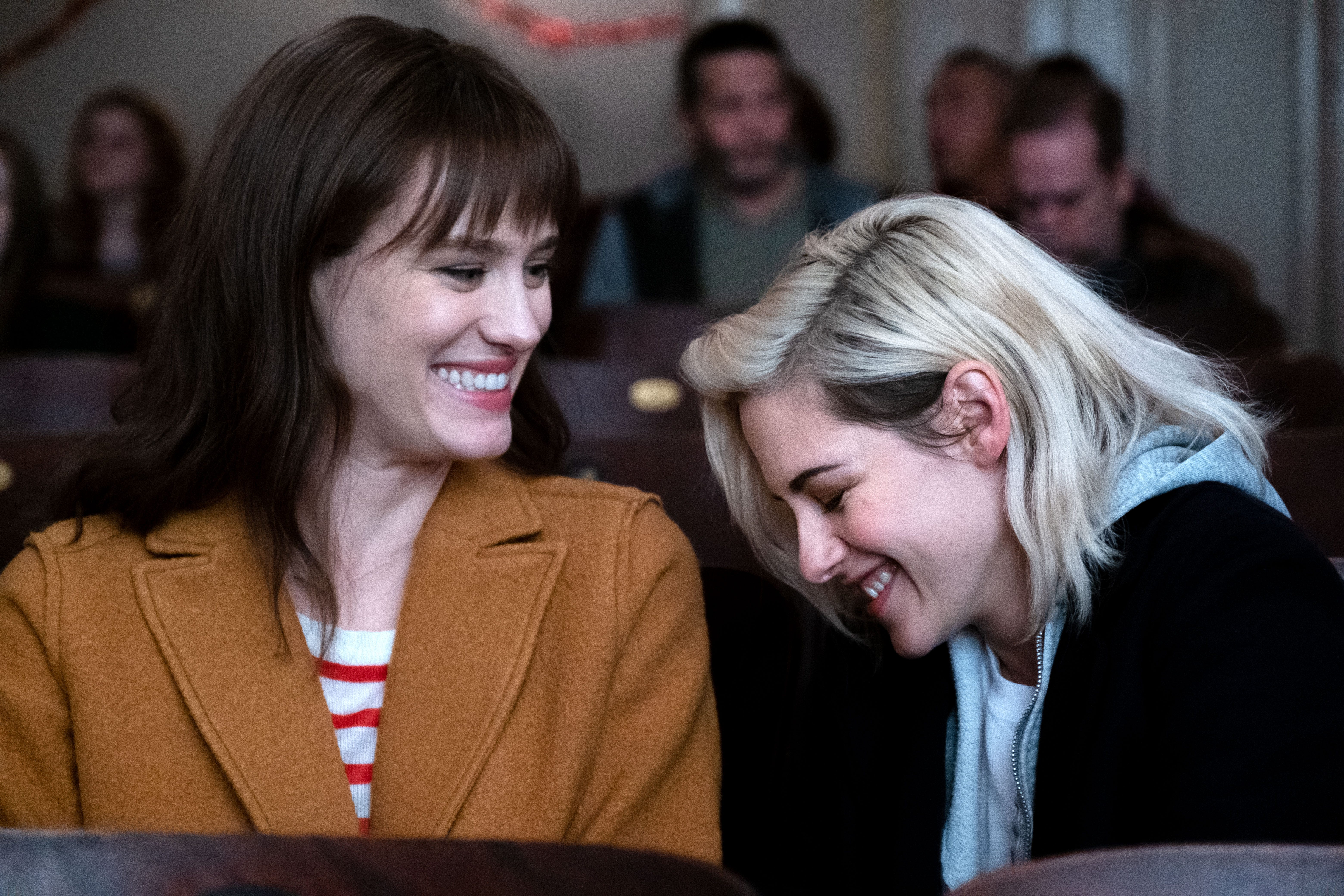 Kristen Stewart and Mackenzie Davis Light Up the Happiest Season Trailer