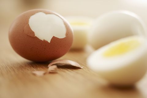 Hard-boiled brown eggs